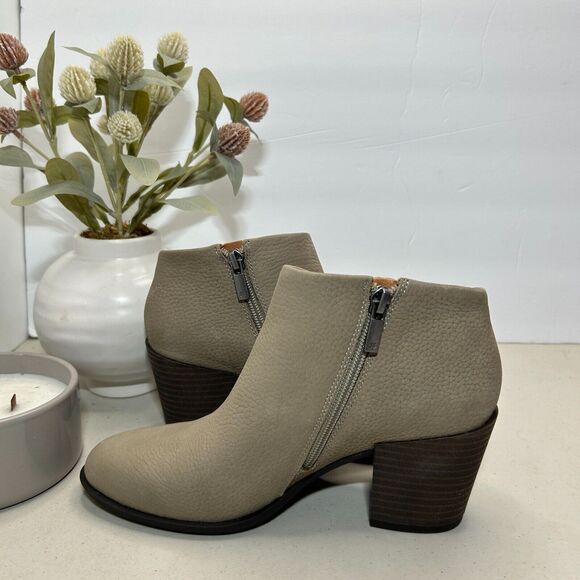 Lucky Brand Bellita Leather Heeled Ankle Booties Side Zip Taupe Womens US 6 NWOB - Picture 6 of 12